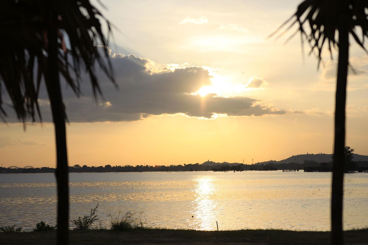 Golden hour between two worlds